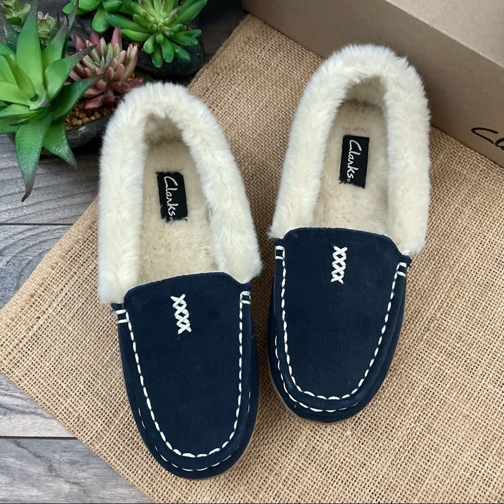 Clarks Faux Fur Moccasin Indoor Outdoor Slipper - Picture 2 of 11